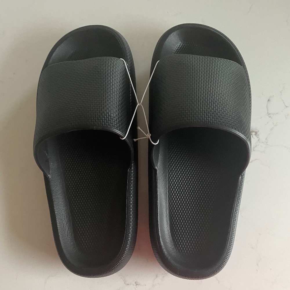 Sootheez sandals
